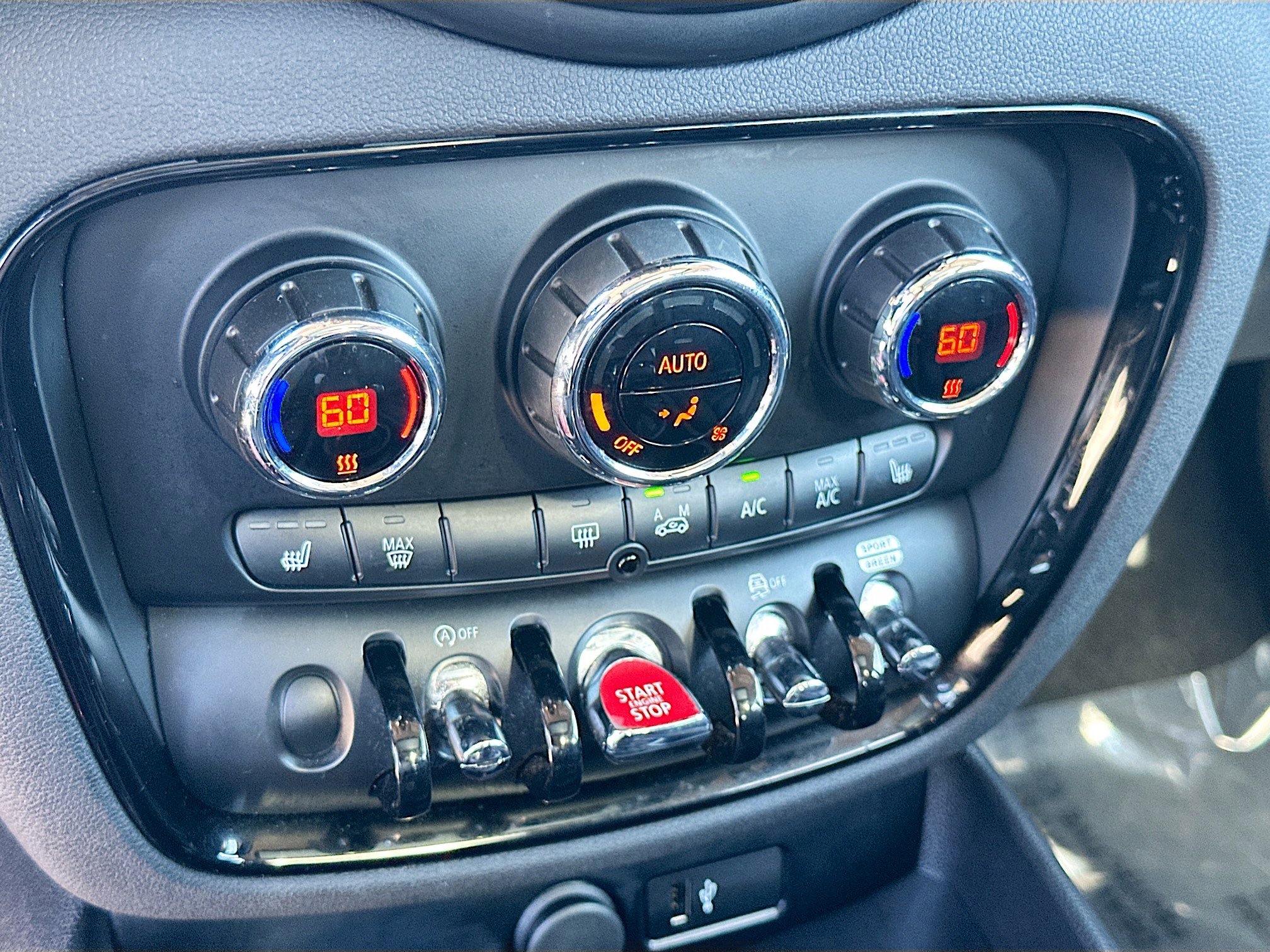 Used 2020 MINI Cooper Clubman S w/ Premium Package image 15