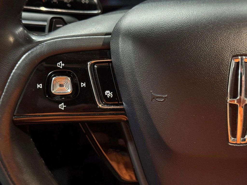 Used 2020 Lincoln Corsair Reserve w/ Equipment Group 202A image 11