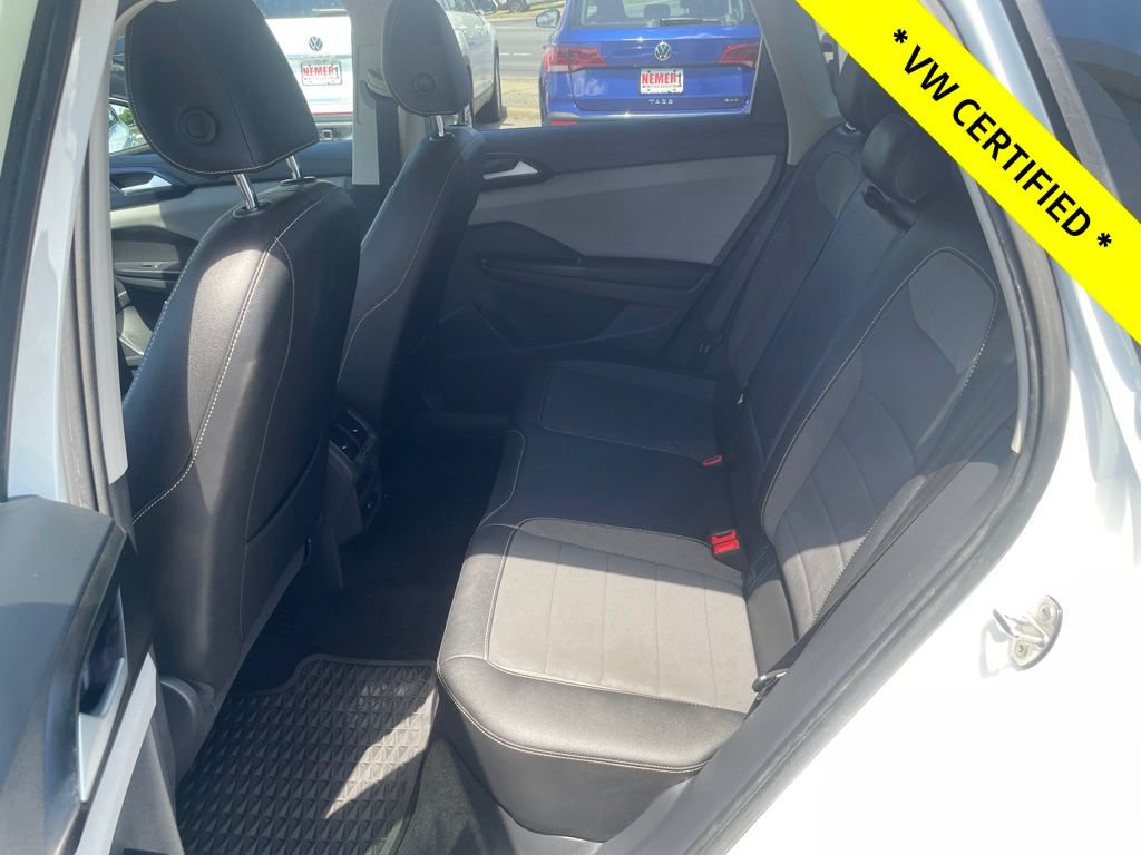 Certified 2023 Volkswagen Taos SE FWD image 18