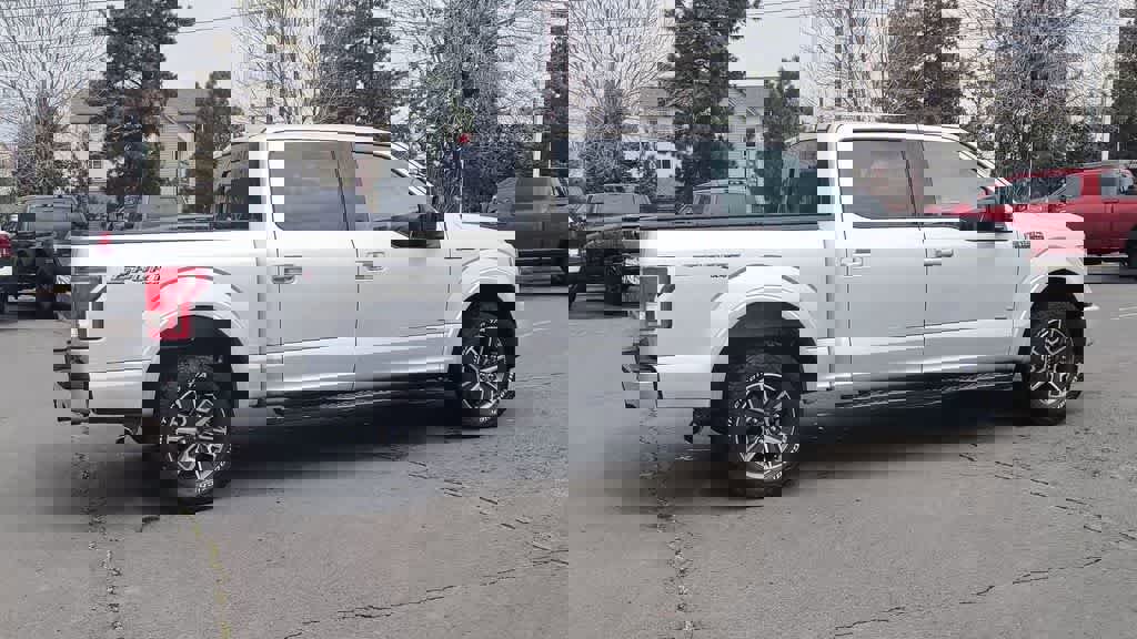 Used 2017 Ford F150 XLT w/ Equipment Group 302A Luxury image 9