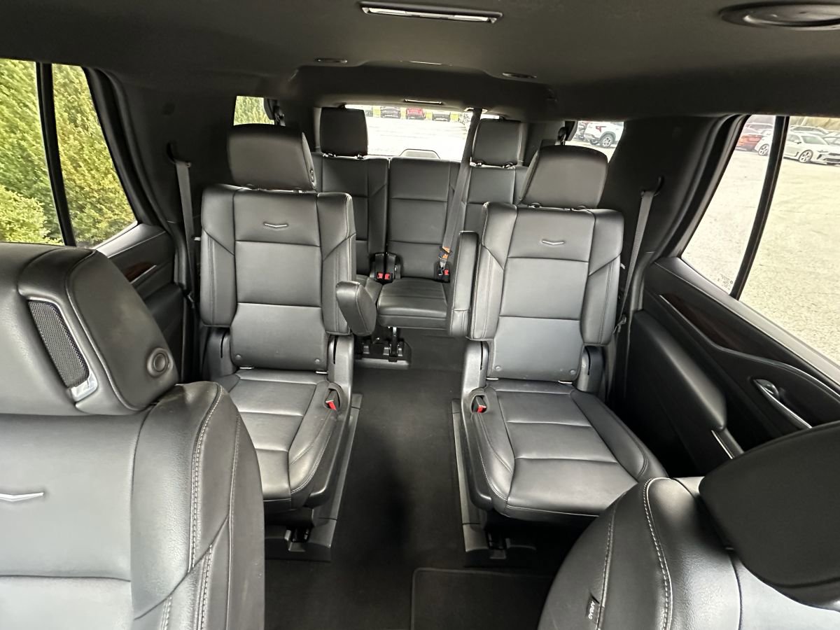 Used 2021 Cadillac Escalade Luxury image 11