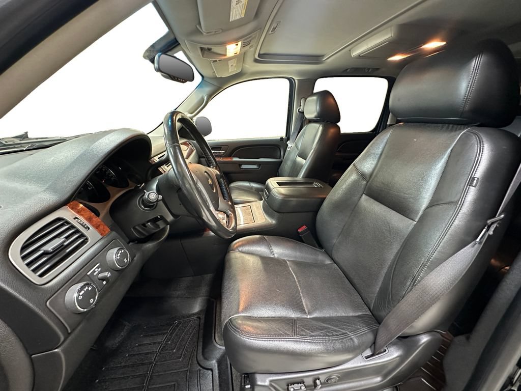 Used 2014 Chevrolet Suburban LTZ AWD/4WD image 9