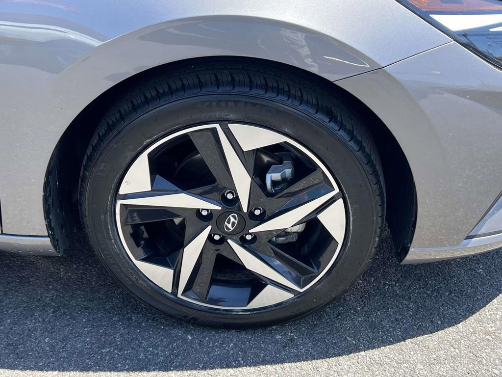 Certified 2023 Hyundai Elantra SEL w/ Convenience Package FWD image 9