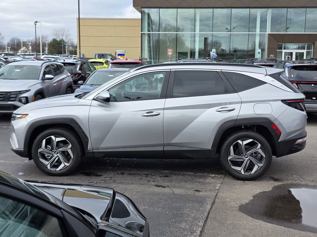Used 2023 Hyundai Tucson SEL w/ Convenience Package image 2