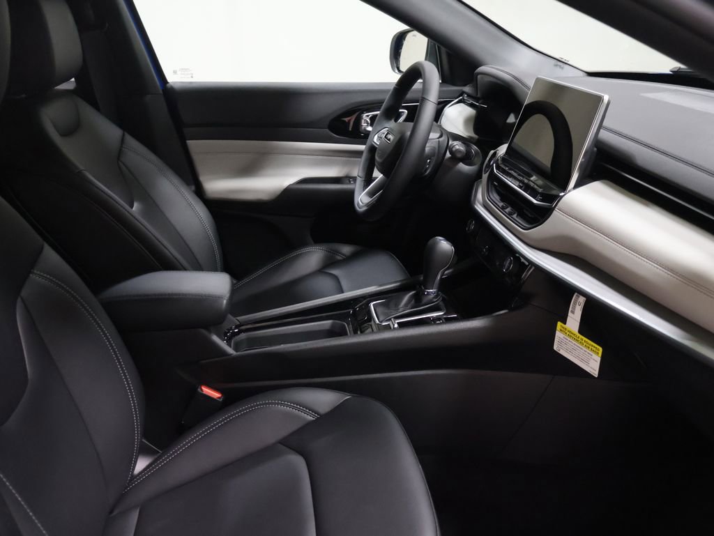 New 2026 Jeep Compass Limited image 18