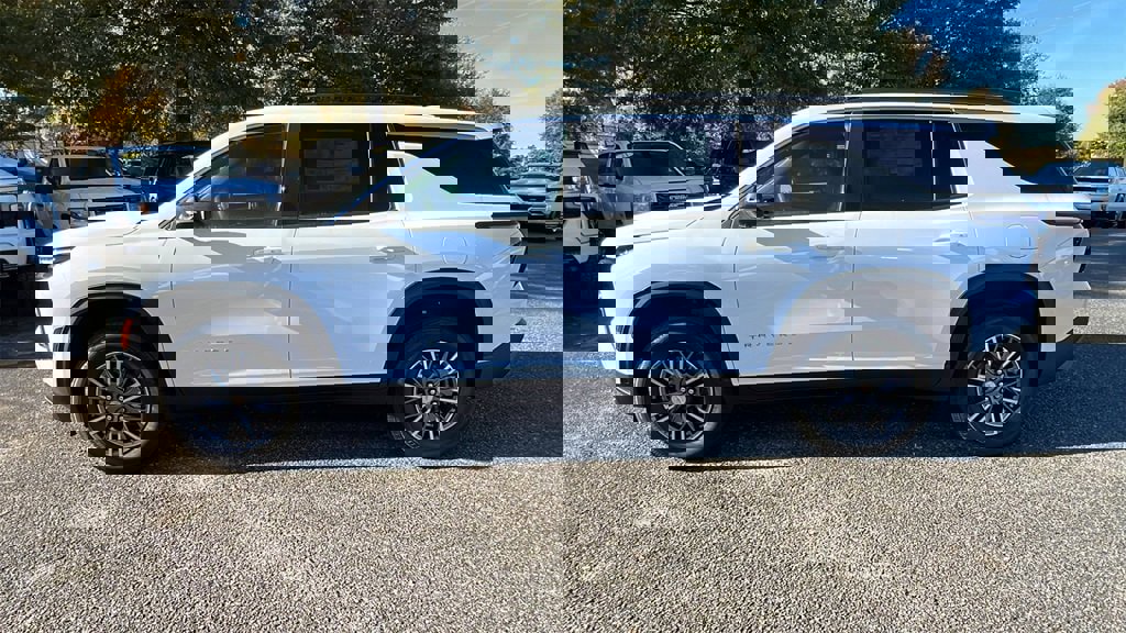 New 2026 Chevrolet Traverse LT w/ Driver Confidence Package image 8