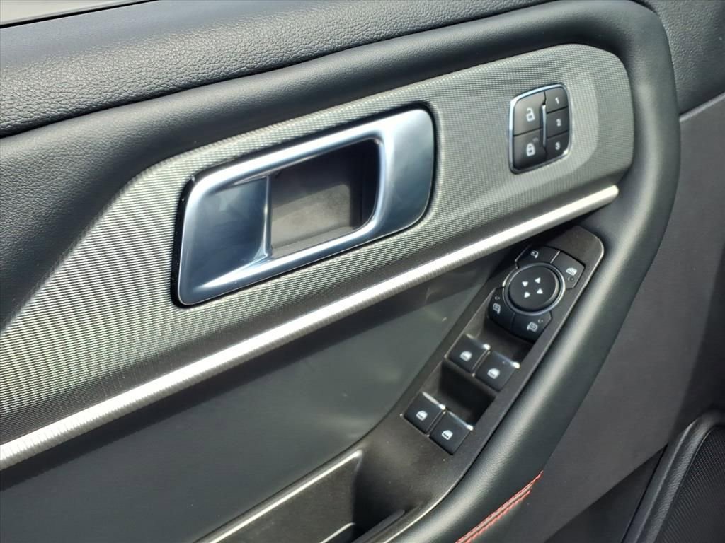 Used 2025 Ford Explorer ST-Line w/ Premium Package image 16