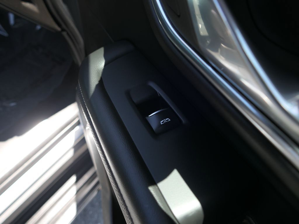 Used 2024 Chevrolet Suburban Premier RWD image 26