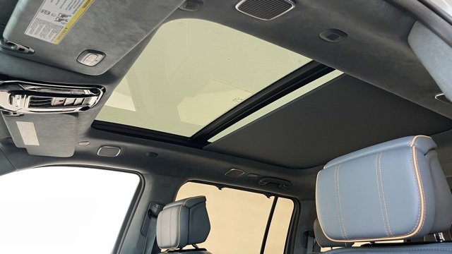 Used 2023 Jeep Grand Wagoneer Series III image 41