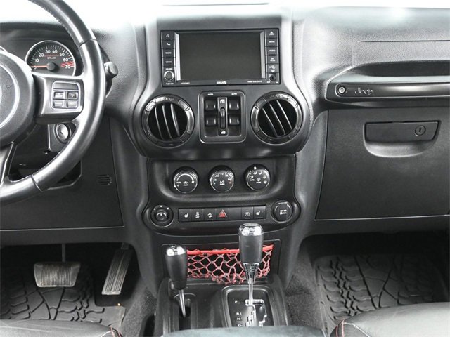 Used 2017 Jeep Wrangler Unlimited Rubicon image 25