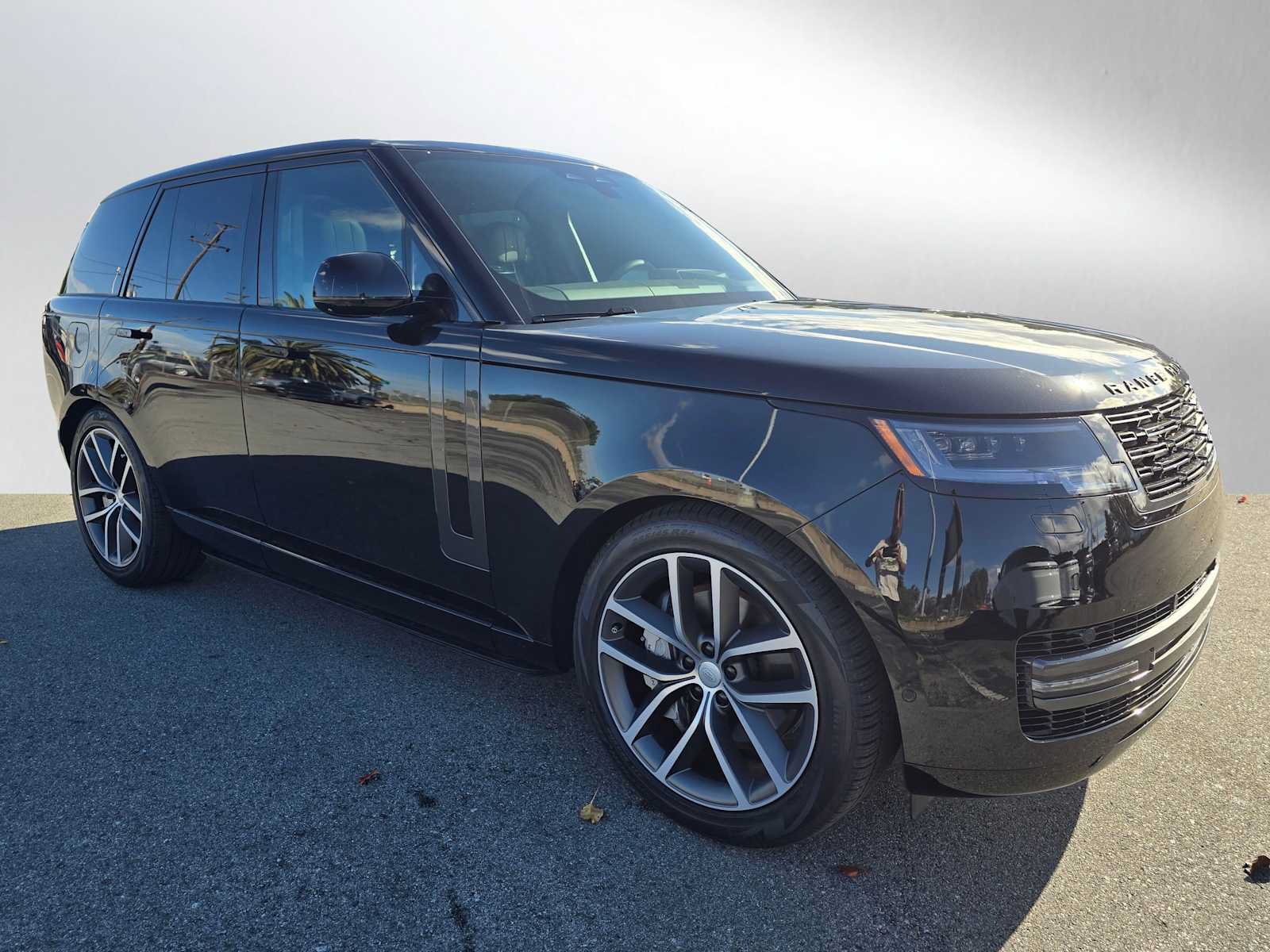 New 2025 Land Rover Range Rover SE AWD/4WD image 7