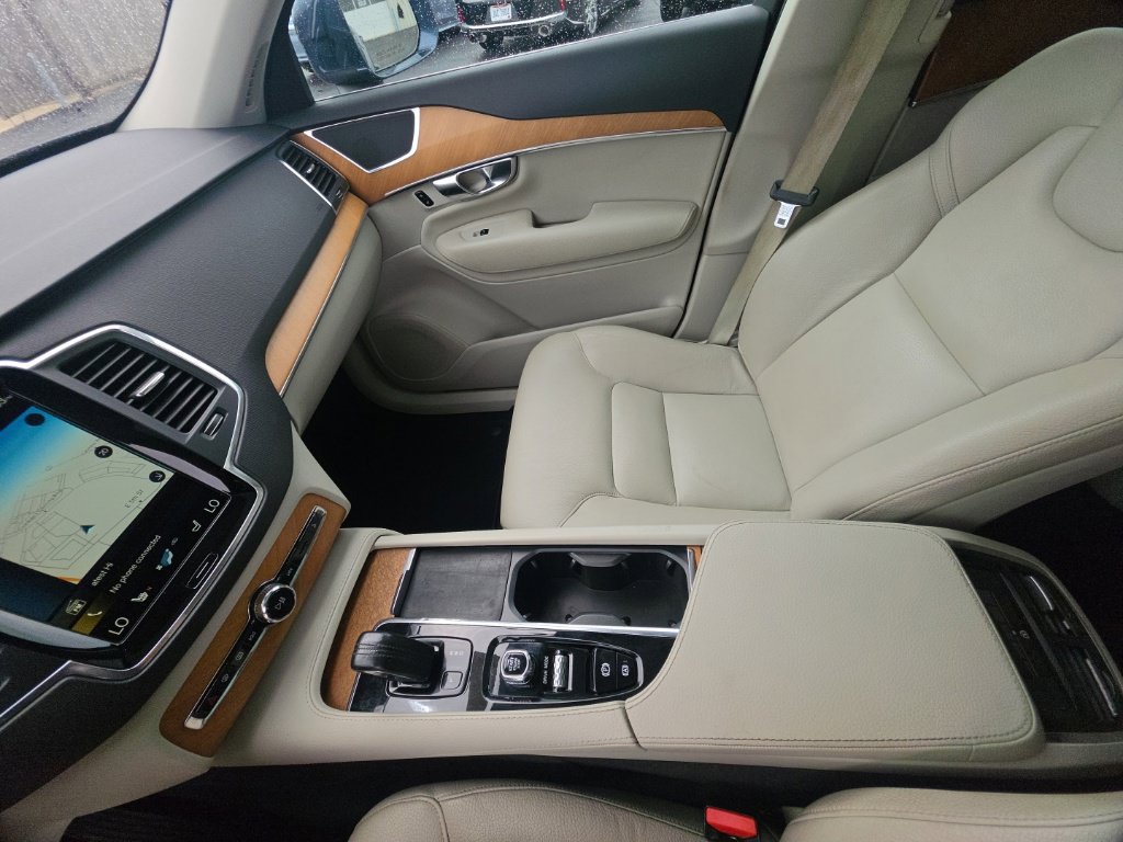 Used 2021 Volvo XC90 T8 Inscription Expression w/ Protection Package Premier AWD/4WD image 23