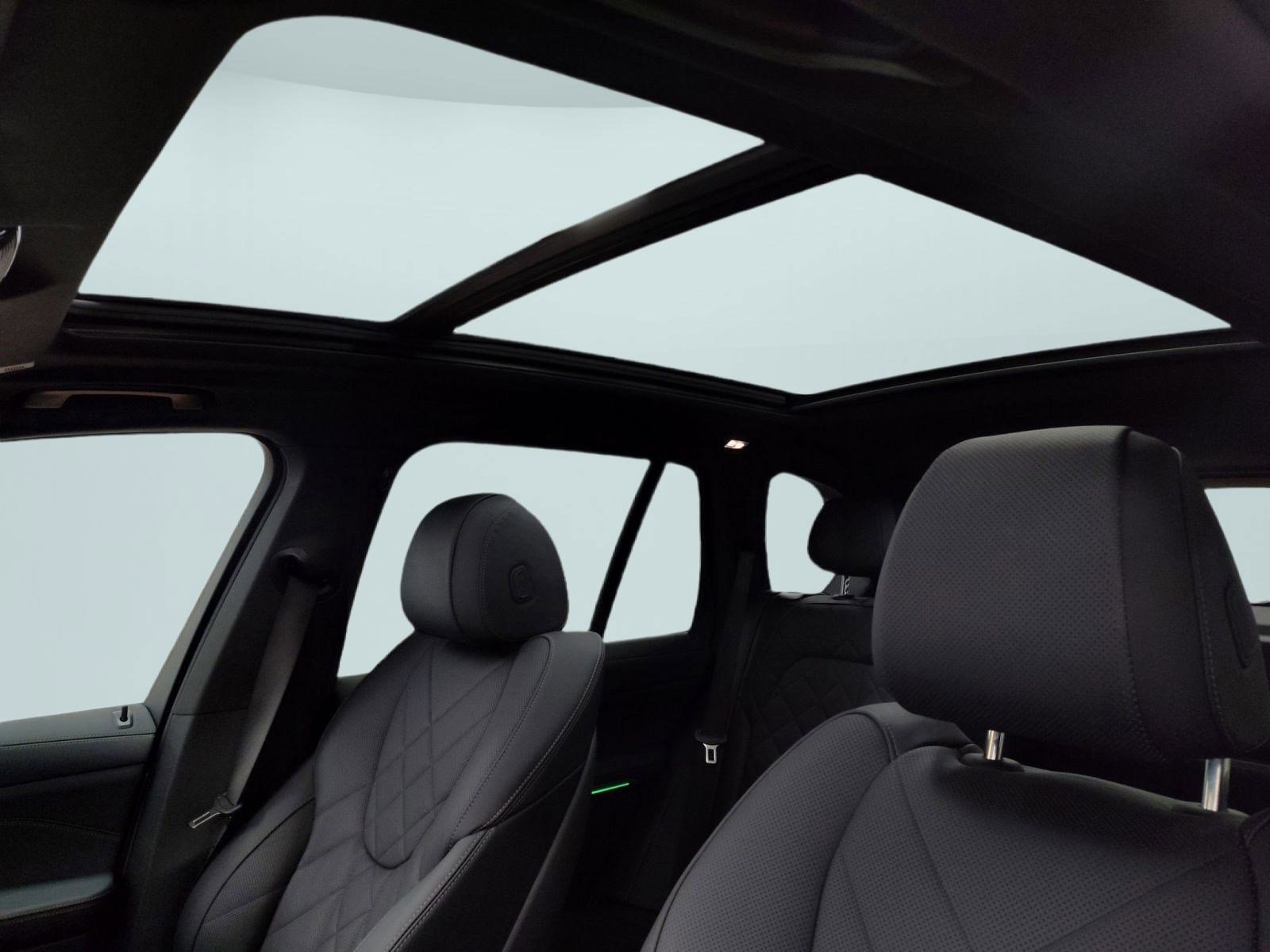 Used 2025 BMW X5 xDrive50e w/ Parking Assistance Package image 24