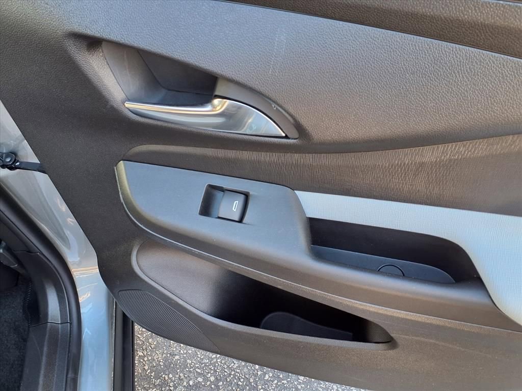 Used 2024 Buick Envista Preferred image 8