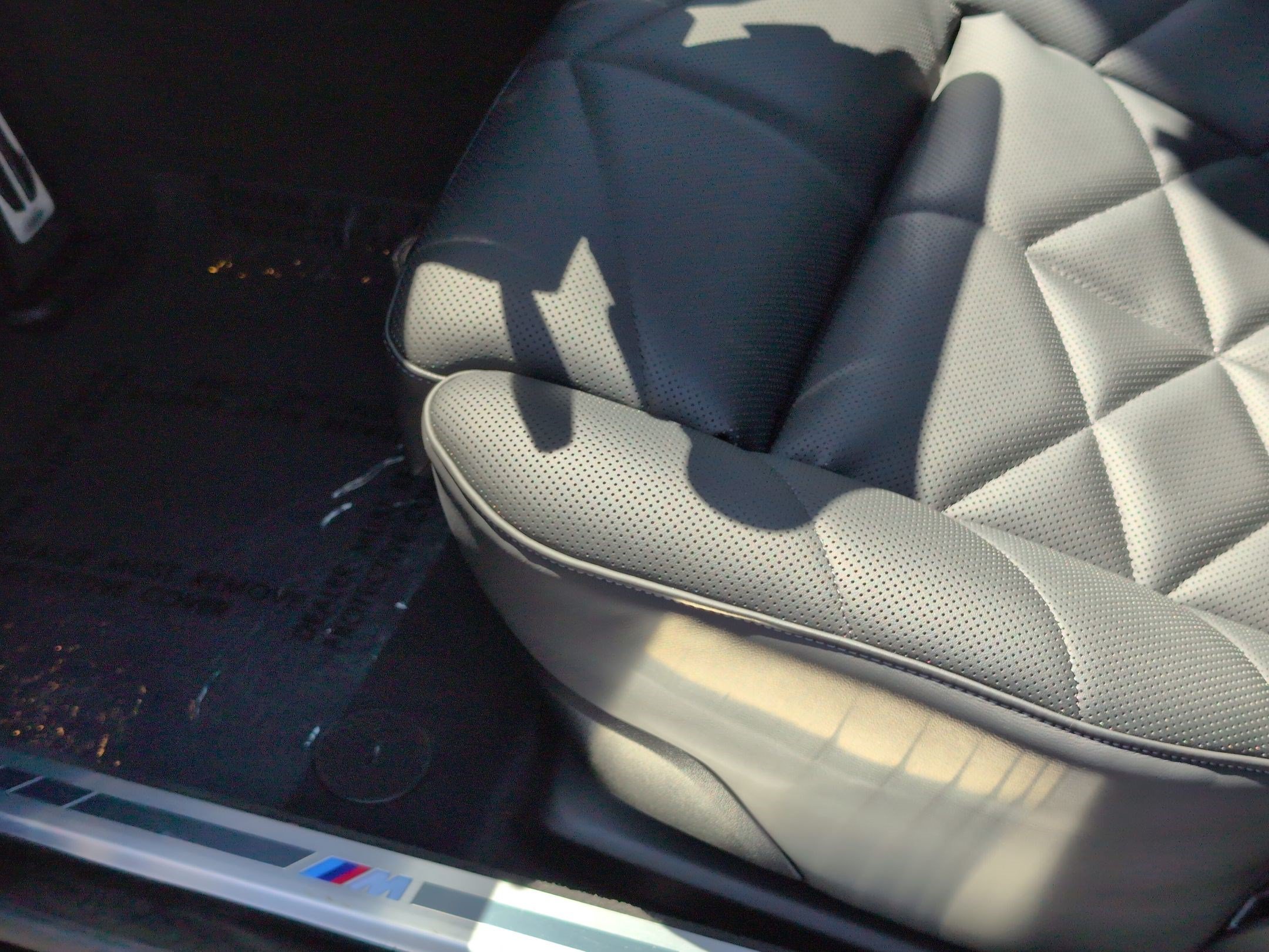Used 2026 BMW 740i w/ Premium Package RWD image 17