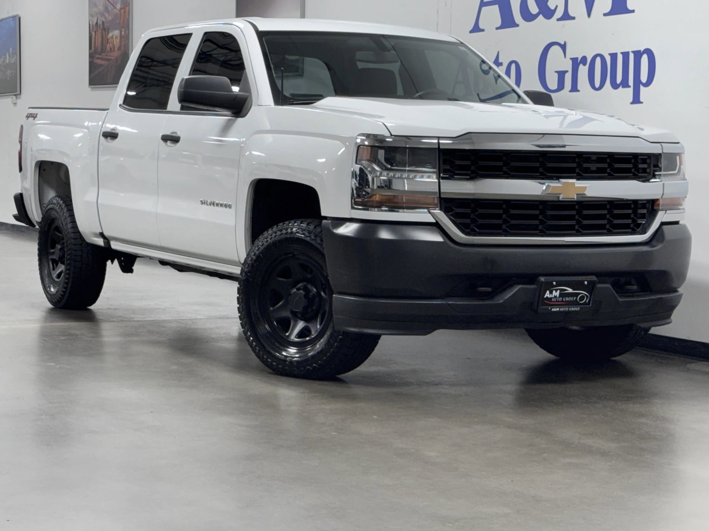 Used 2018 Chevrolet Silverado 1500 W/T w/ Trailering Package AWD/4WD image 1