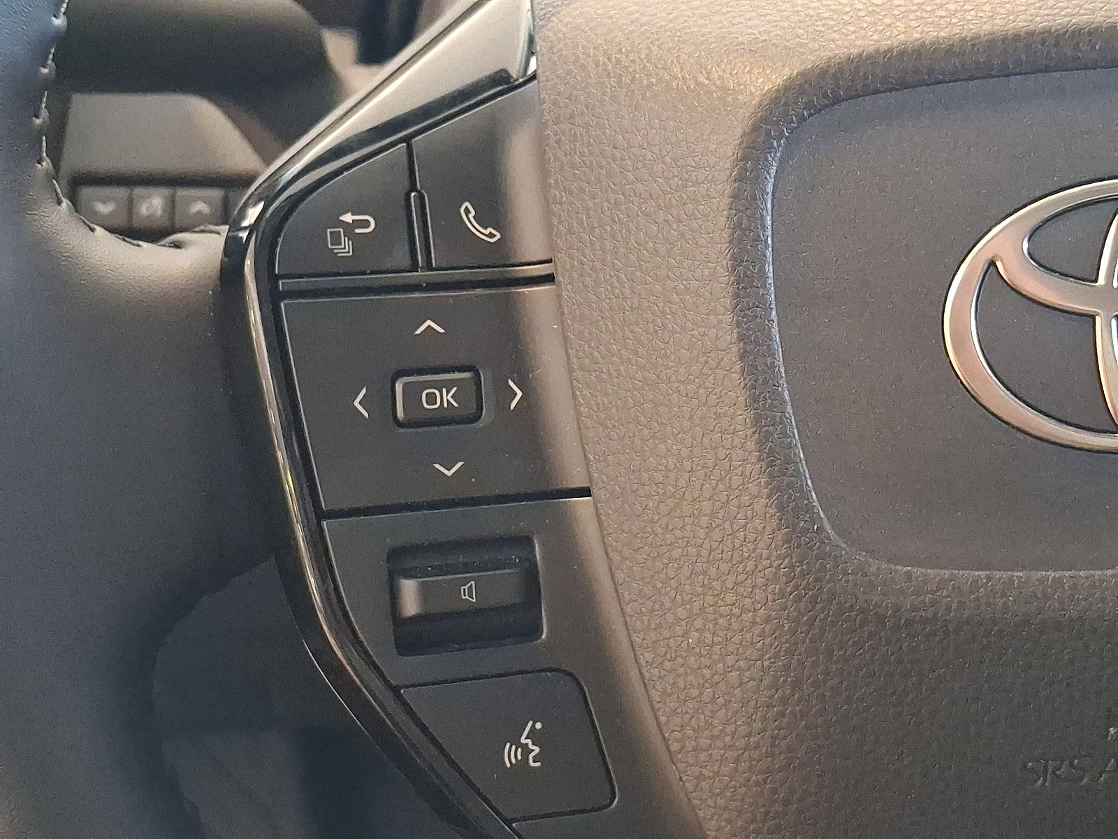 Certified 2026 Toyota Prius XLE AWD/4WD image 21