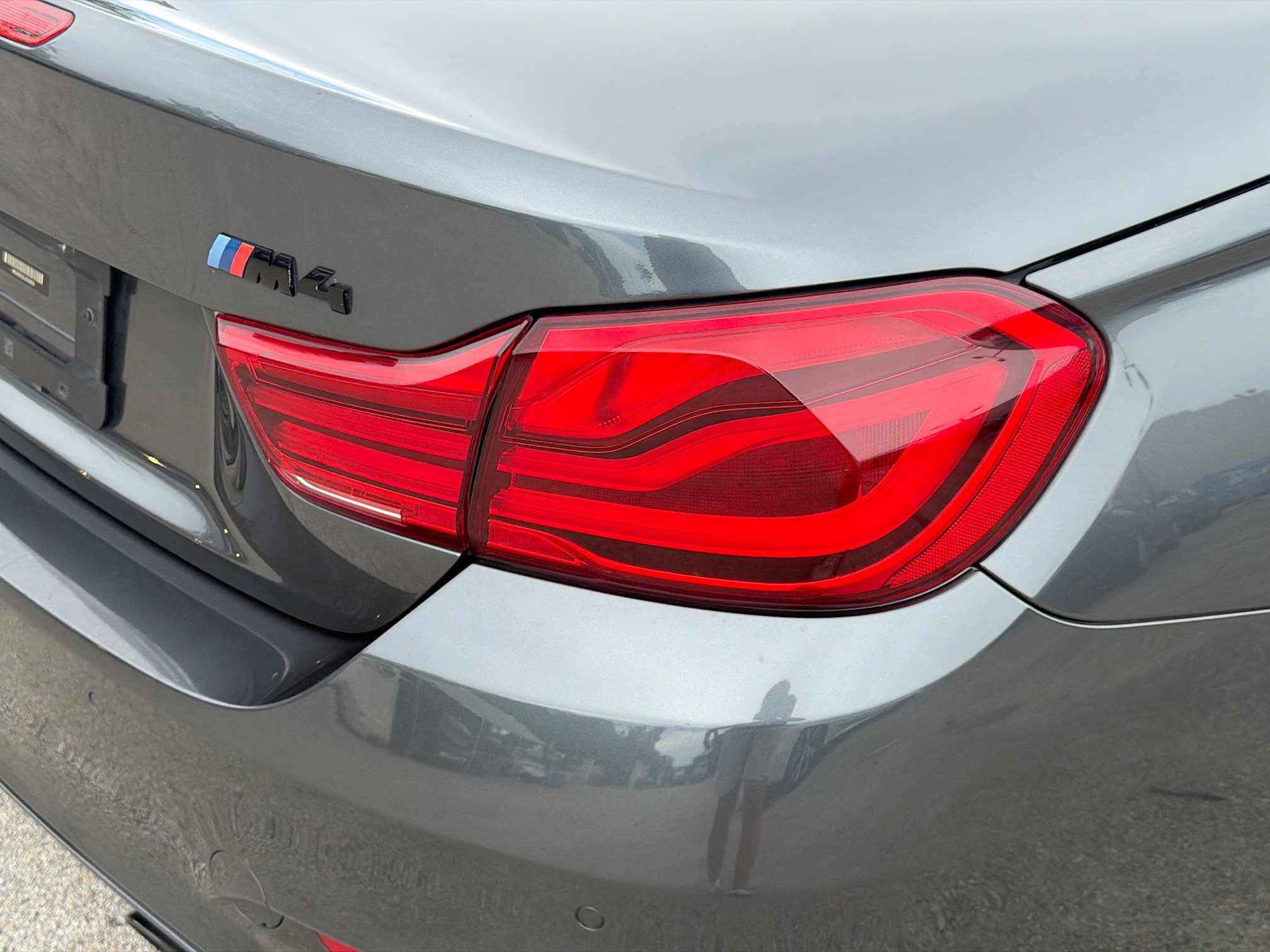 Used 2018 BMW M4 Convertible w/ Competition Package RWD image 27