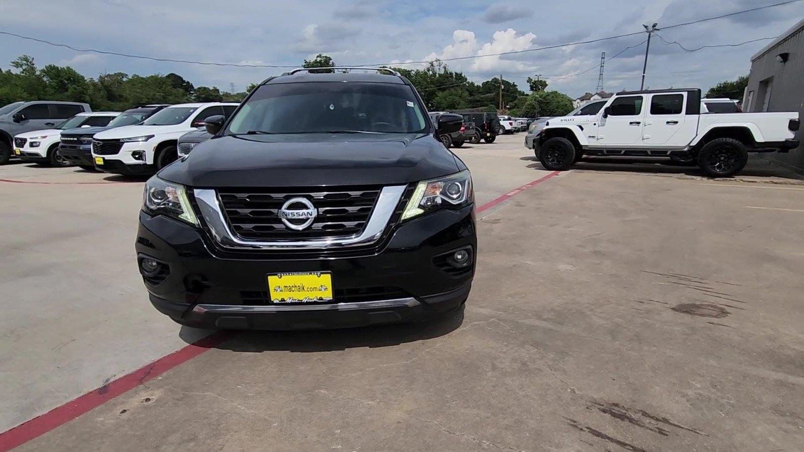 Used 2019 Nissan Pathfinder SV FWD image 3