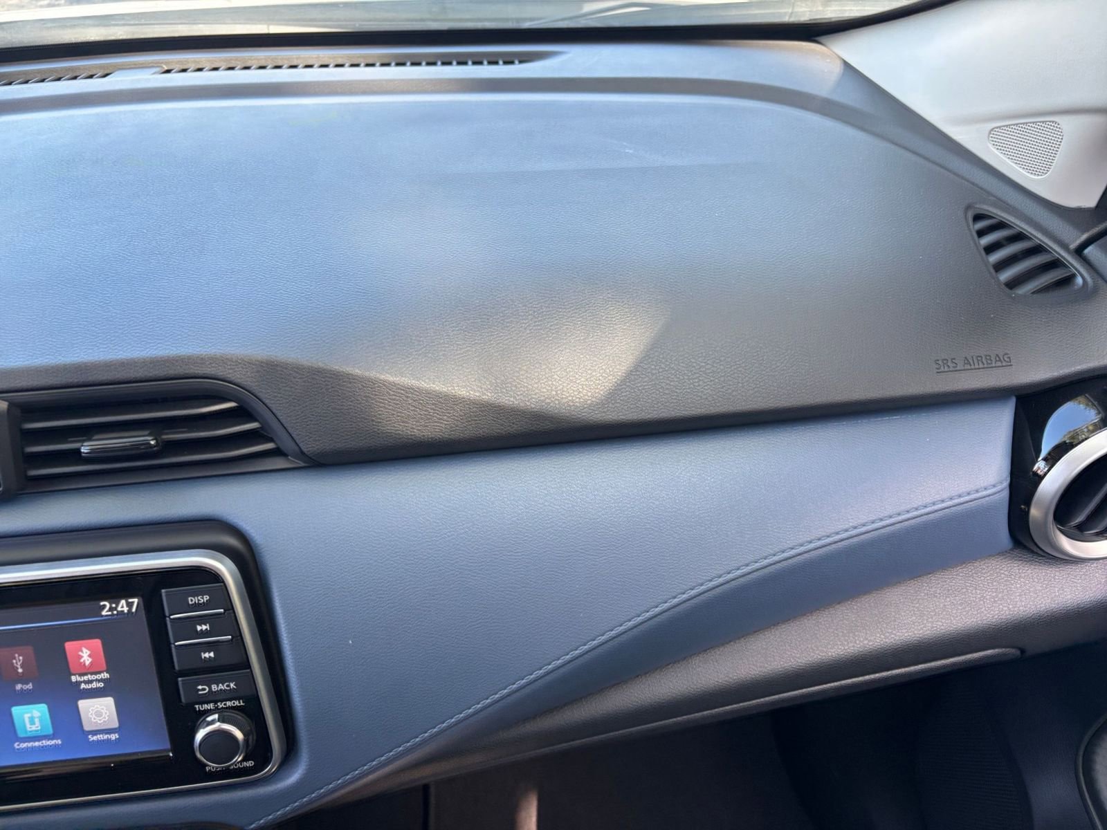 Used 2025 Nissan Versa SV FWD image 35