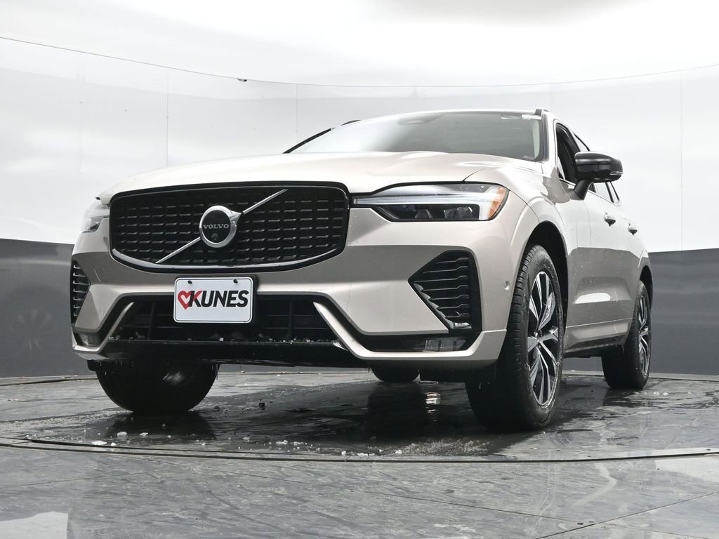 Used 2025 Volvo XC60 B5 Plus image 47