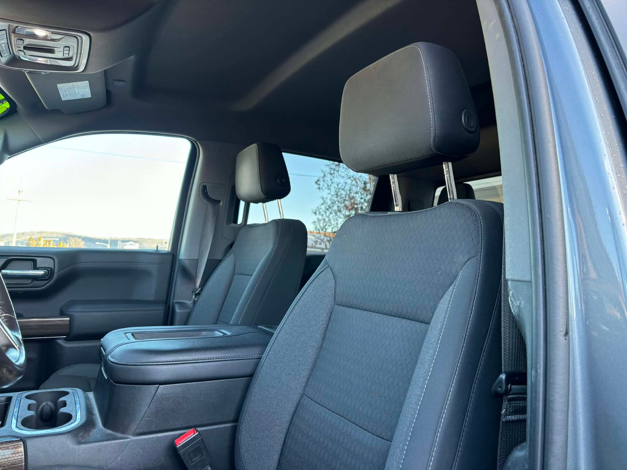 Used 2021 Chevrolet Silverado 1500 LT Trail Boss w/ Convenience Package II image 11