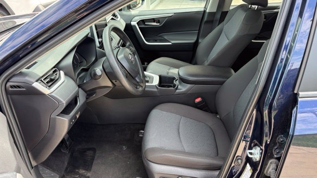 Used 2025 Toyota RAV4 XLE AWD/4WD image 12