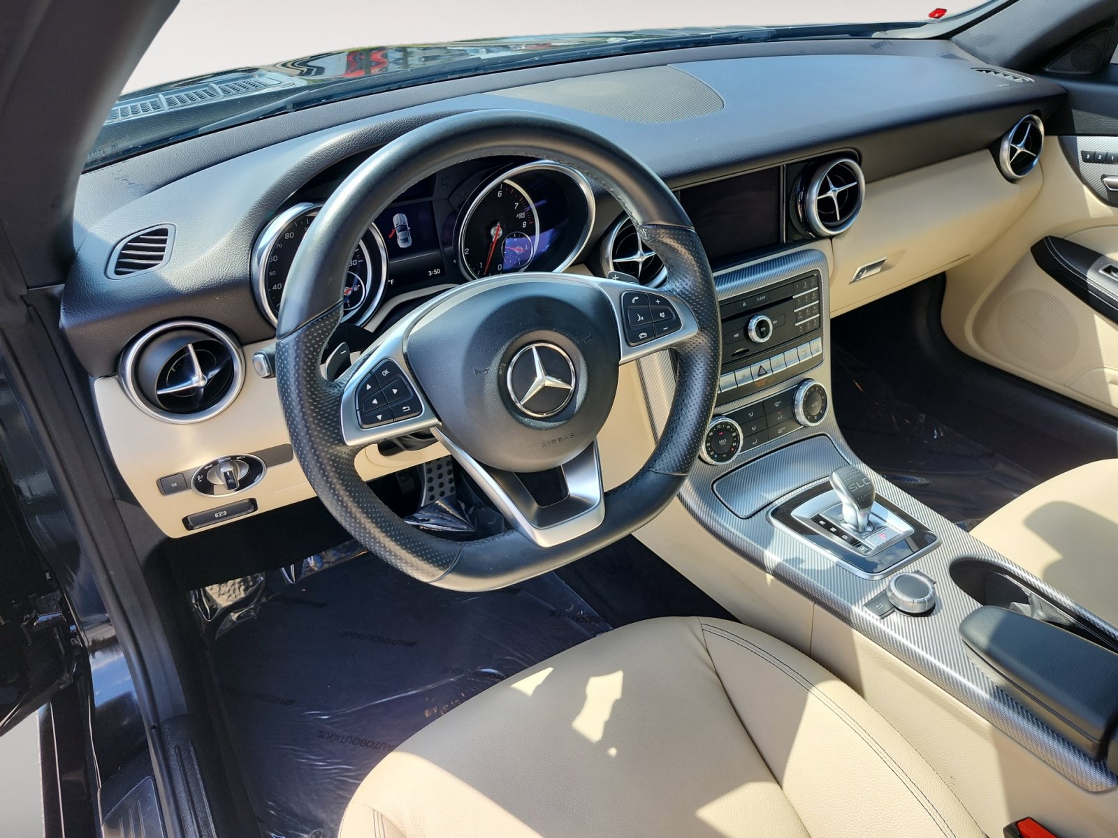 Used 2018 Mercedes-Benz SLC 300 image 10