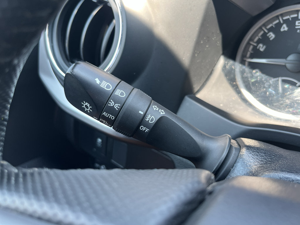 Used 2022 Toyota Tacoma SR5 AWD/4WD image 14