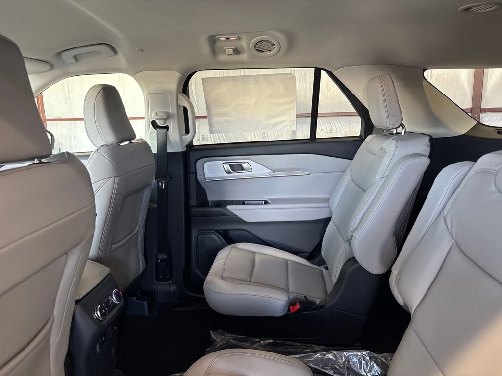 New 2026 Ford Explorer Active w/ Active Comfort Package image 12