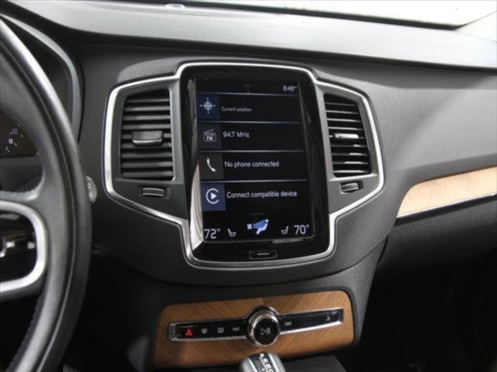 Used 2022 Volvo XC90 T6 Momentum w/ Climate Package image 11