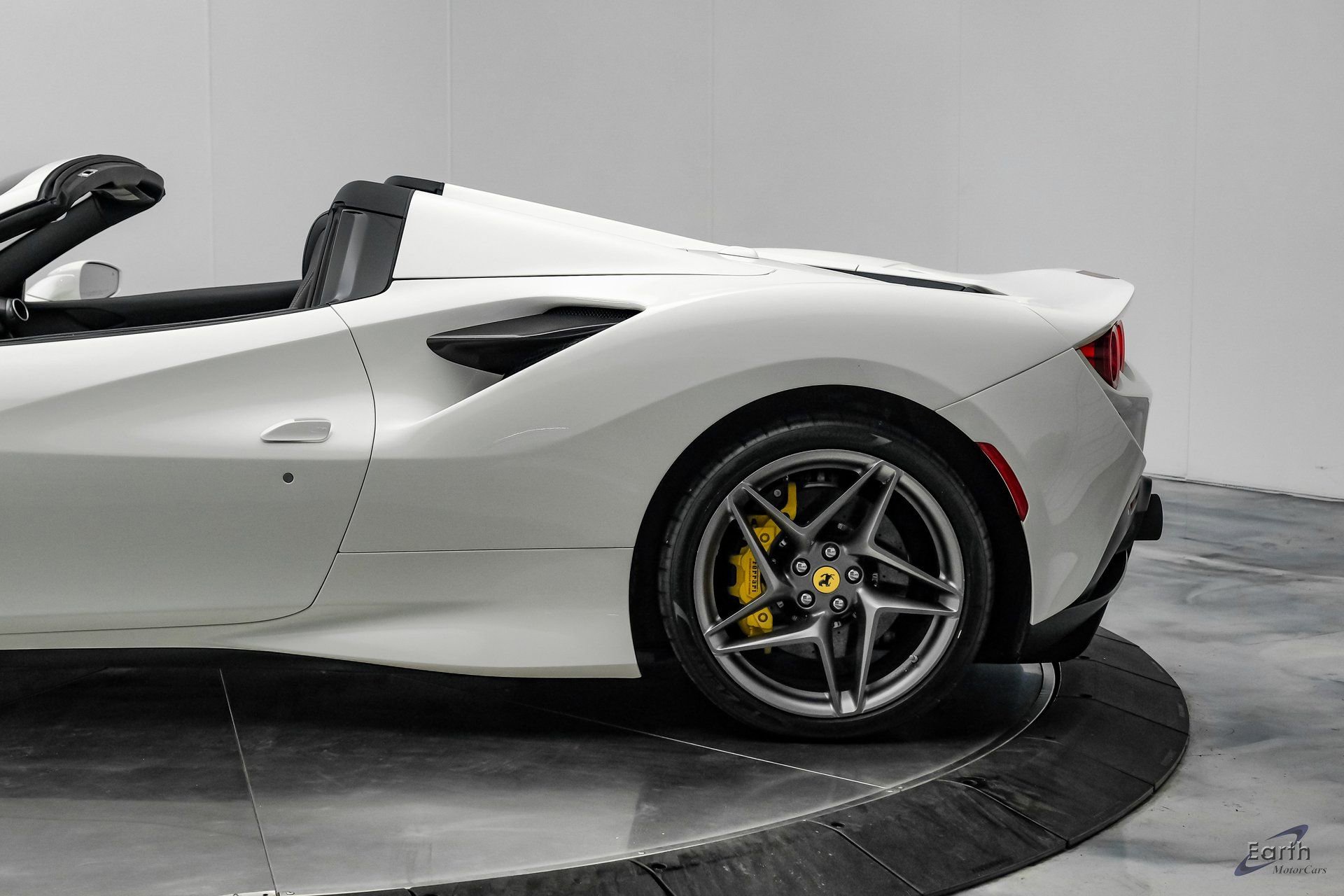 Used 2022 Ferrari F8 Tributo image 15