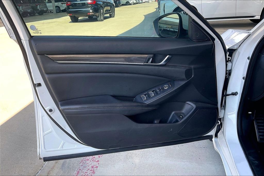 Used 2018 Honda Accord Sport image 17