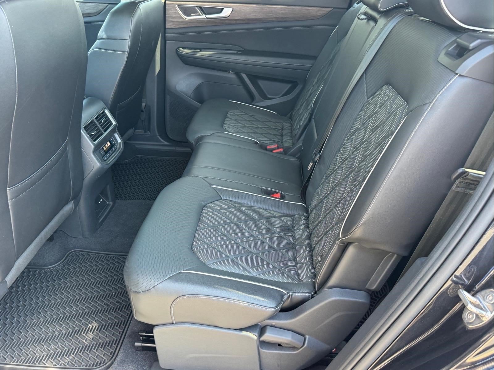 Used 2024 Volkswagen Atlas SEL Premium R-Line AWD/4WD image 13