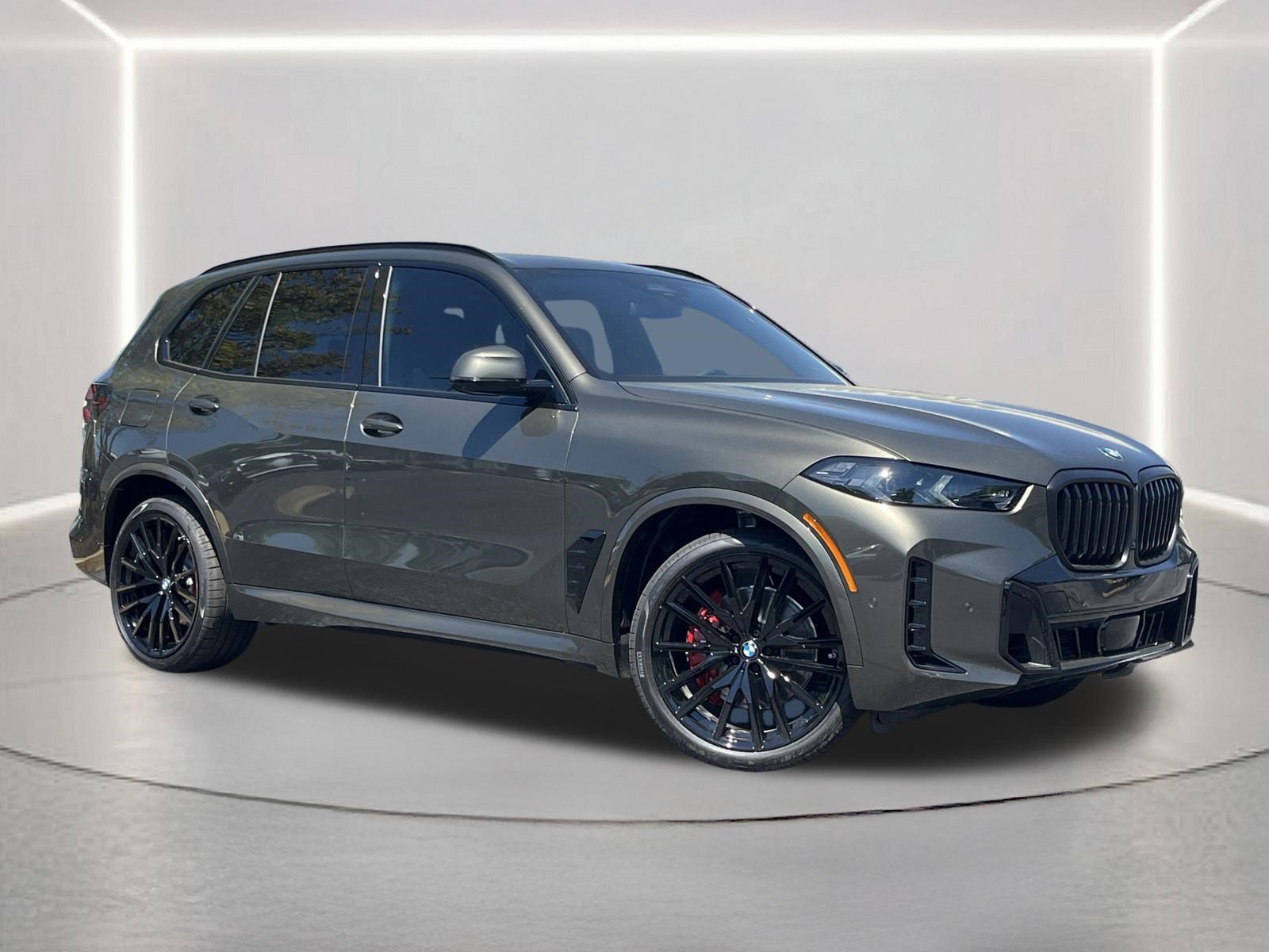 New 2026 BMW X5 xDrive40i w/ M Sport Package AWD/4WD image 2