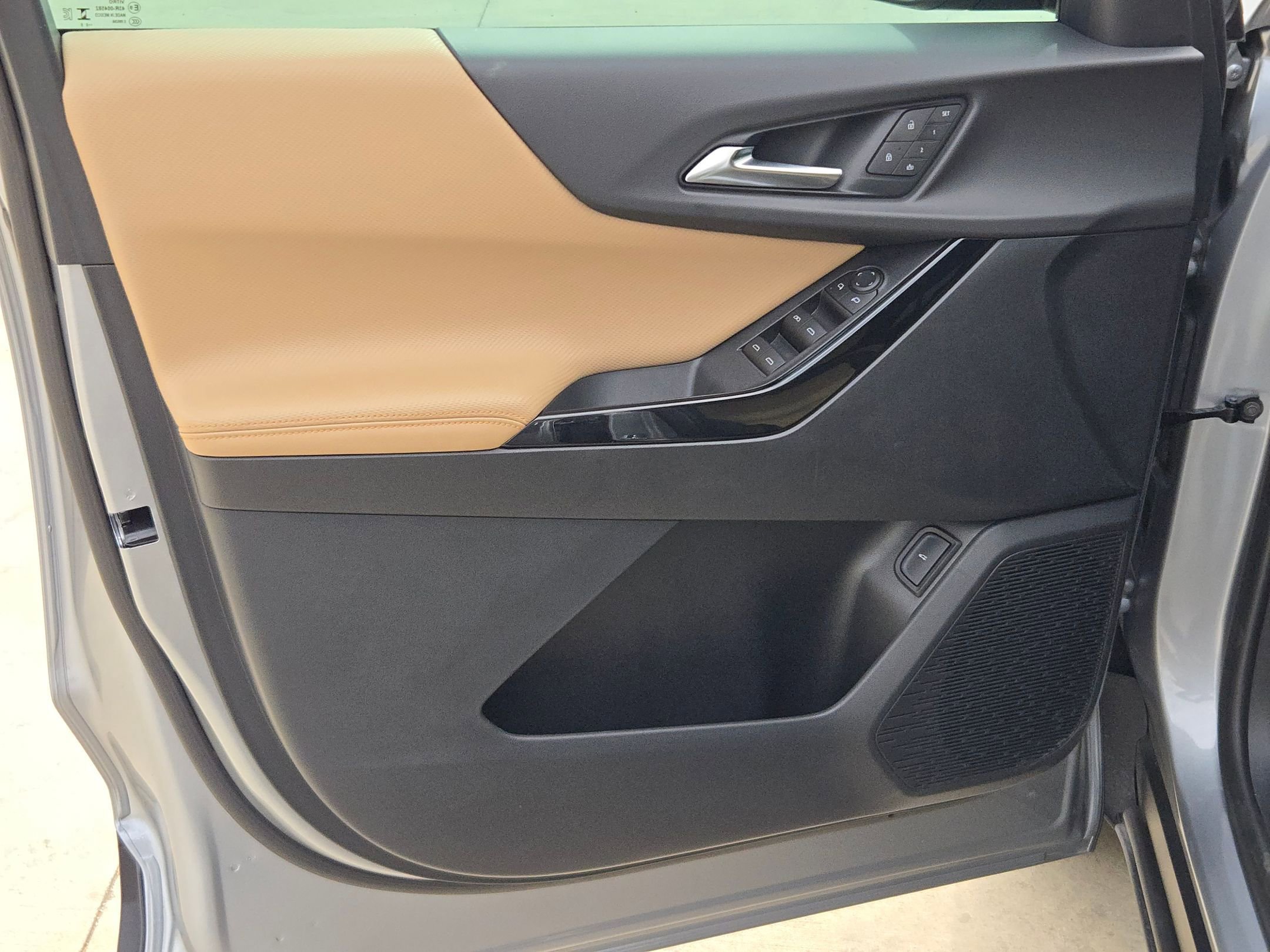 Certified 2026 Chevrolet Equinox ACTIV w/ Convenience Package III image 11