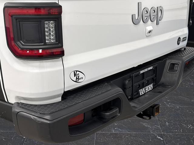 Used 2020 Jeep Gladiator Overland image 34