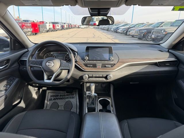 Used 2024 Nissan Altima 2.5 SV image 18