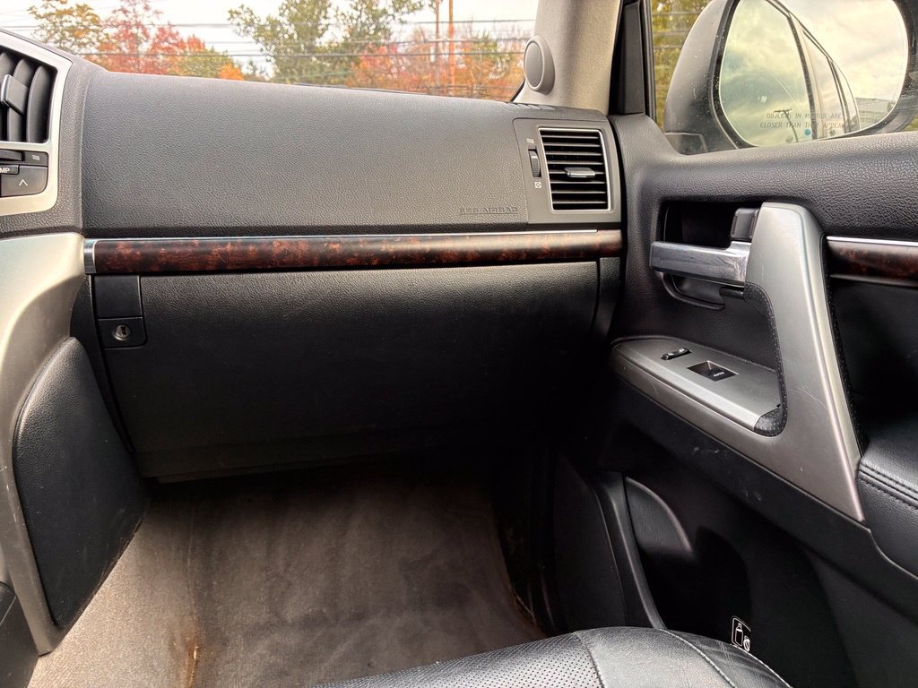 Used 2013 Toyota Land Cruiser AWD/4WD image 46