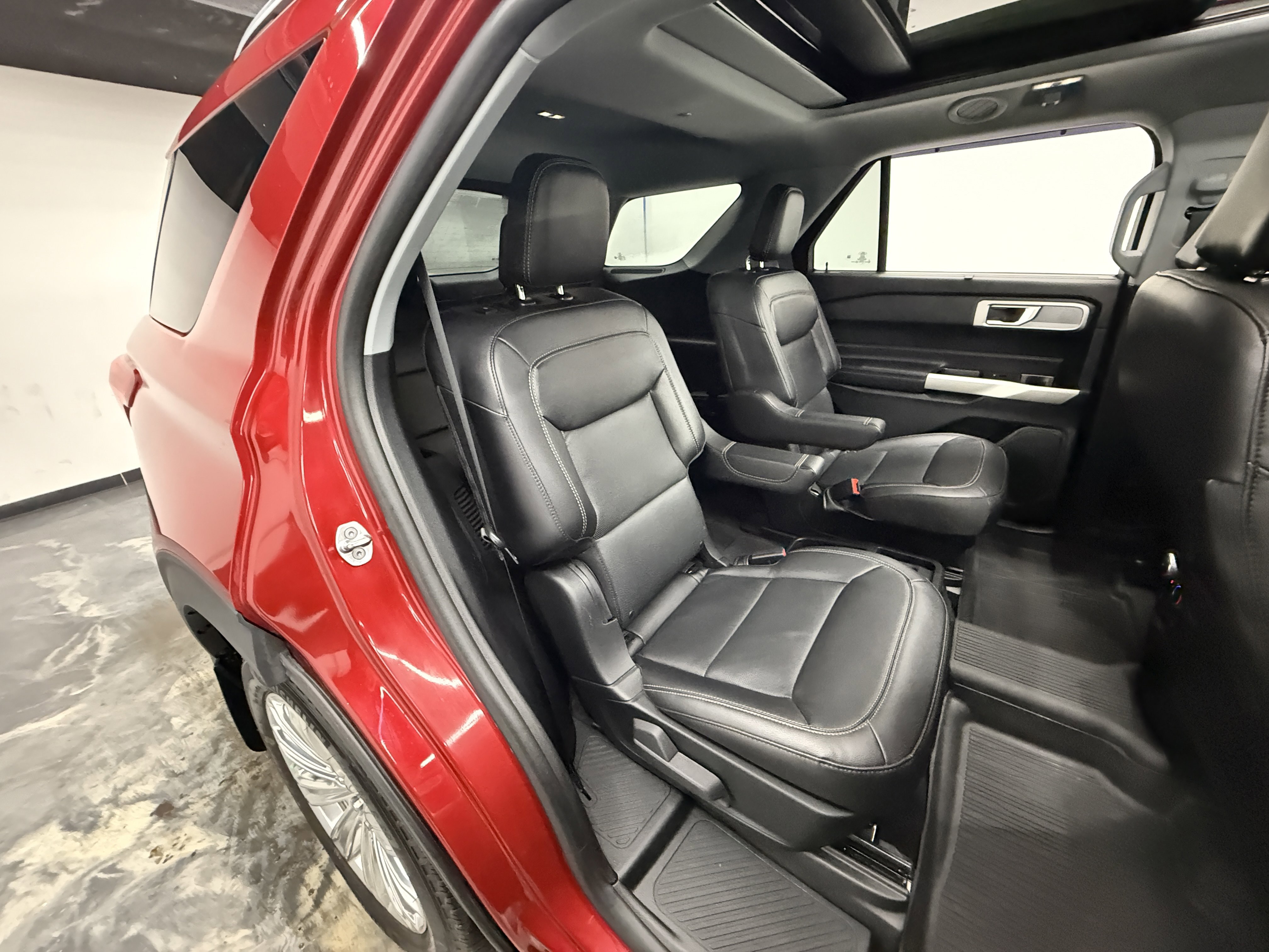 Used 2021 Ford Explorer Limited image 29