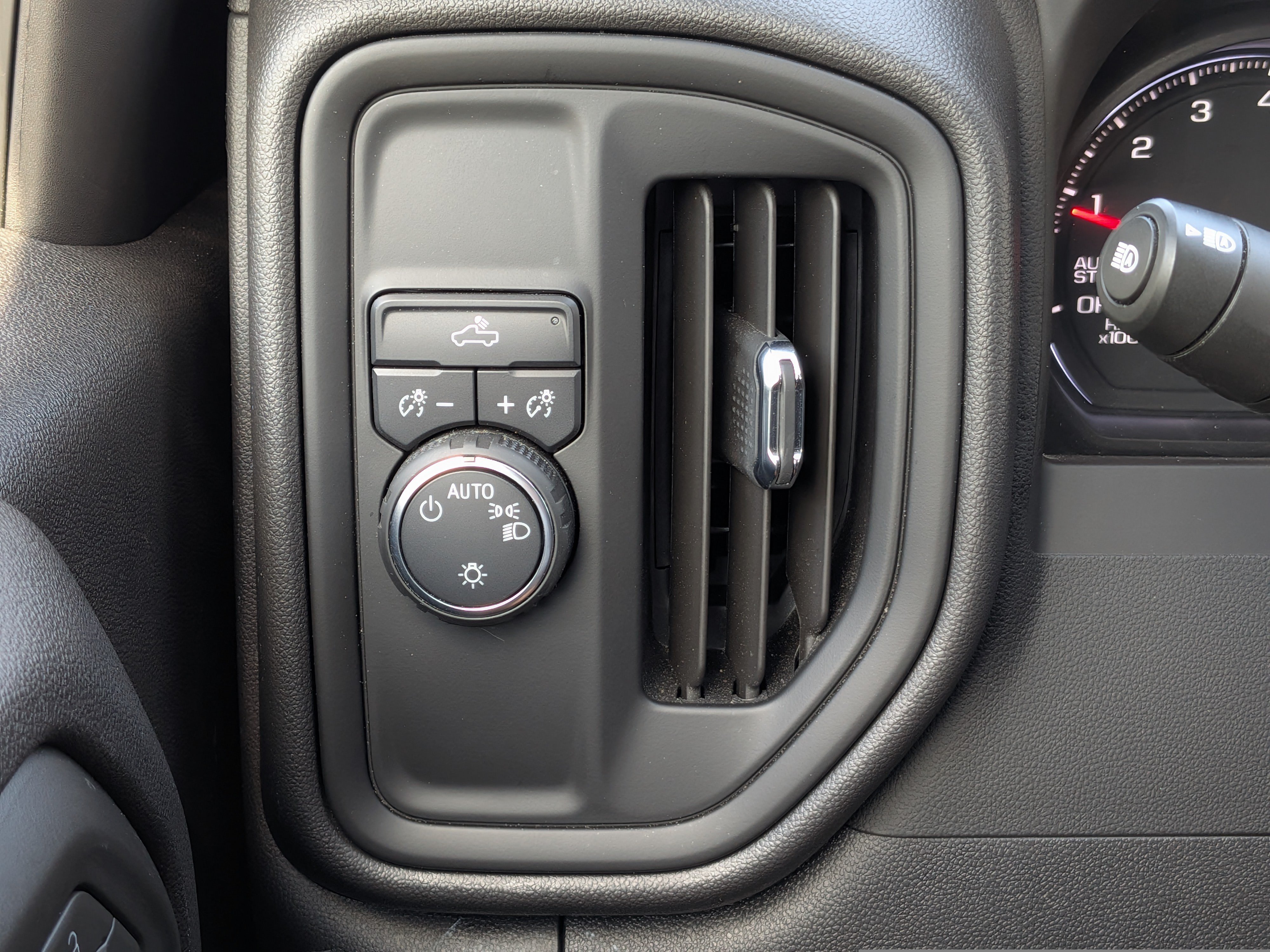Certified 2023 Chevrolet Silverado 1500 Custom w/ LPO, Dark Essentials Package RWD image 23