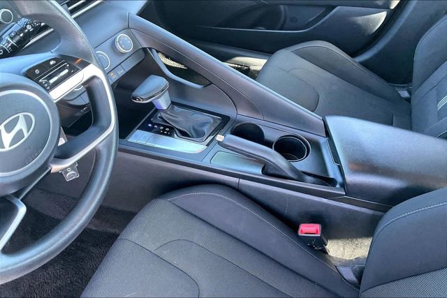 Used 2024 Hyundai Elantra SE image 14