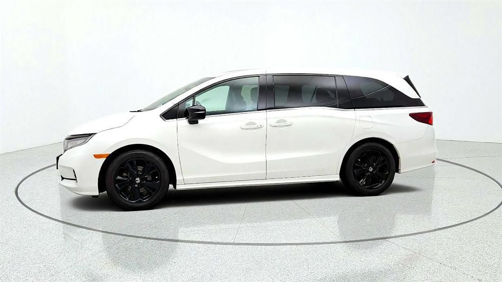 Used 2023 Honda Odyssey Sport image 8
