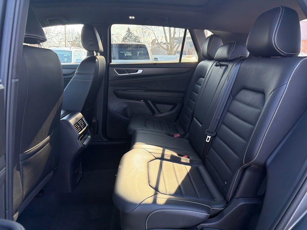 Used 2025 Volkswagen Atlas Cross Sport SEL image 48