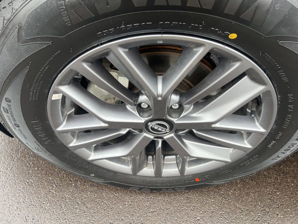 Certified 2024 Nissan Rogue S image 44