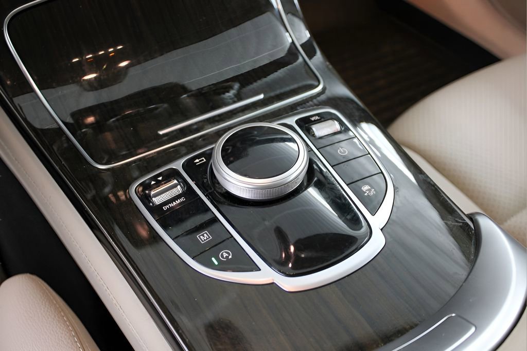 Used 2019 Mercedes-Benz GLC 300 4MATIC image 29