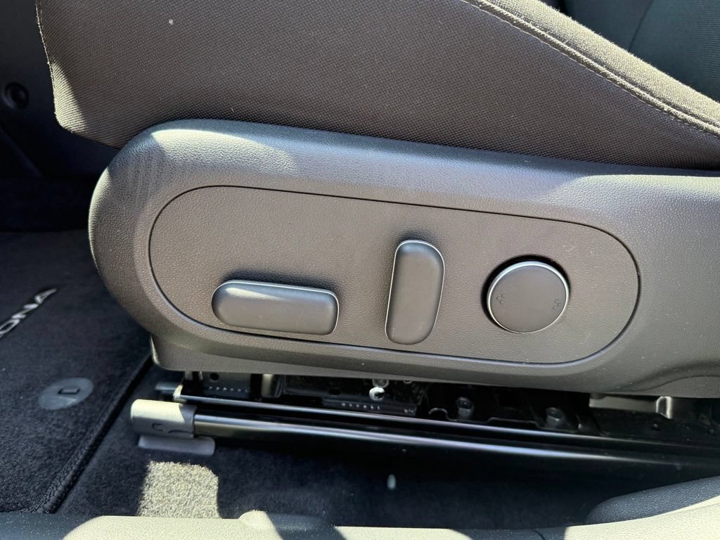 Certified 2025 Hyundai Kona SEL FWD image 29