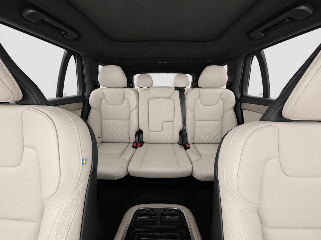 Used 2026 Volvo XC90 B5 Core AWD/4WD image 13