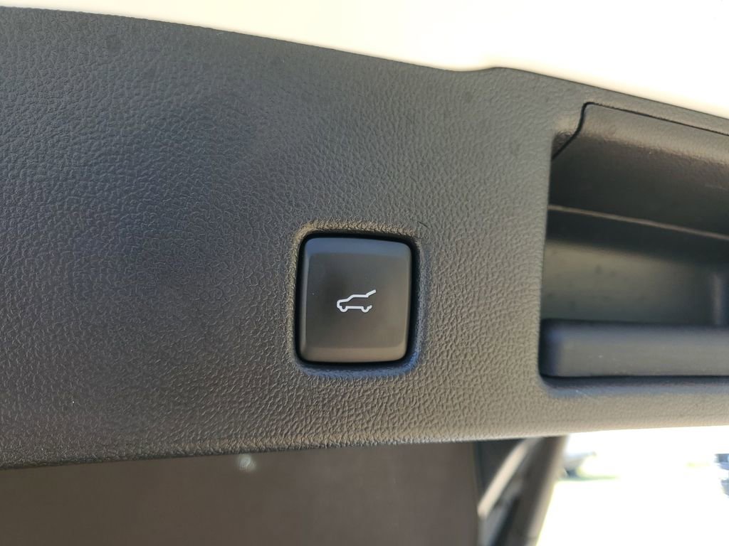 Used 2023 Ford Escape SE image 11