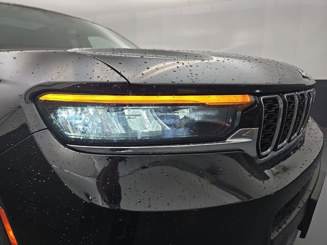 Used 2022 Jeep Grand Cherokee L Limited AWD/4WD image 13